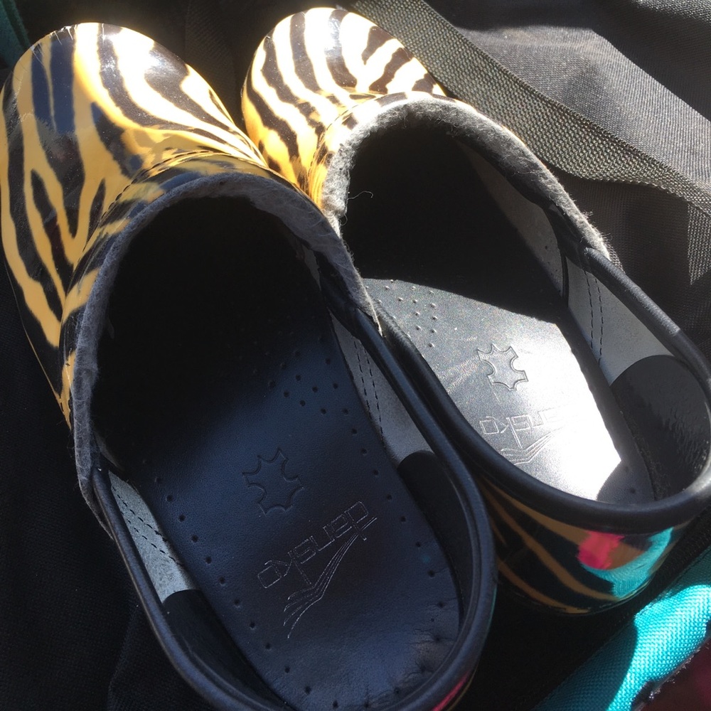 Used Dansko nursing shoes